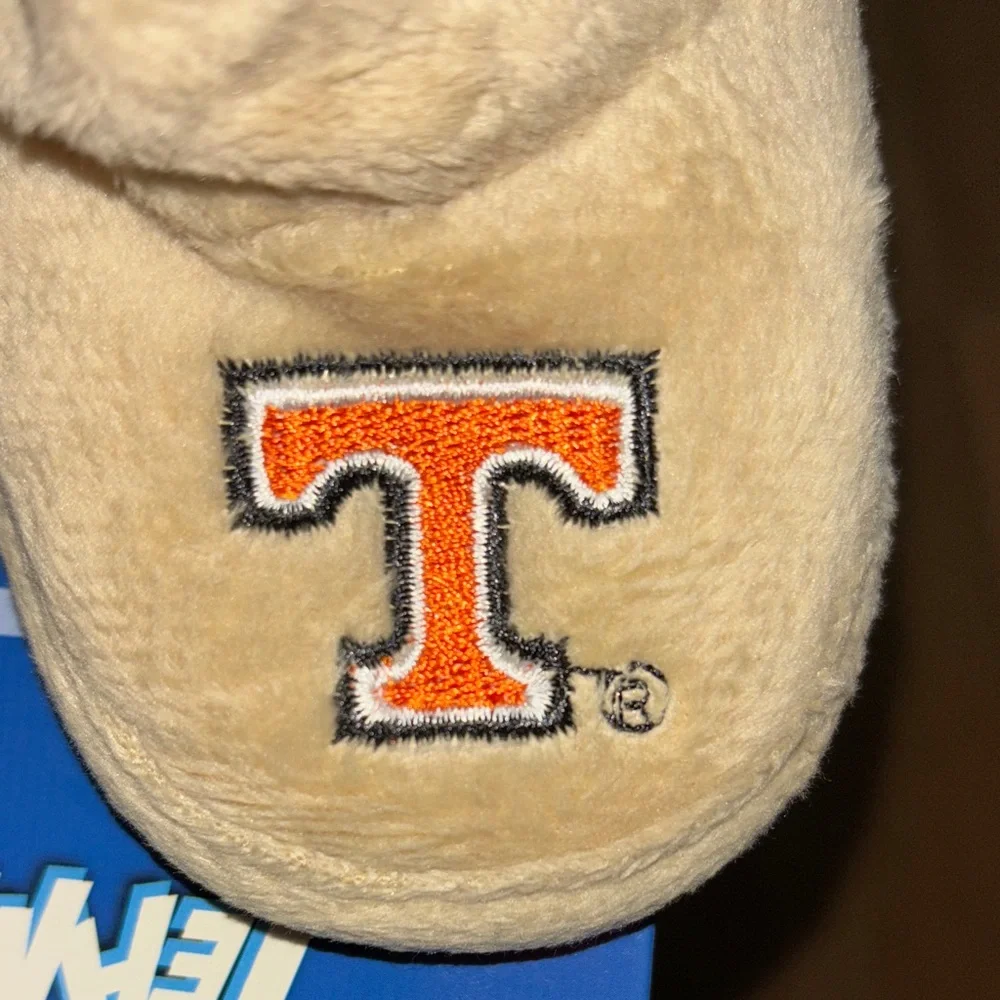 Baby Team Slippers Tennessee with Logo 3-6 Months NWT